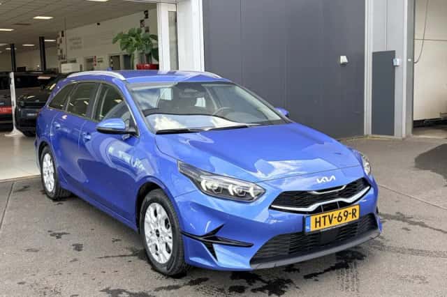 Kia Ceed (2025) thumbnail 2