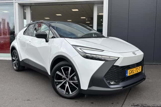 Toyota C-HR (2024) thumbnail 3
