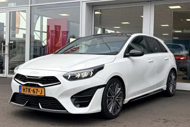 Kia Ceed (2025) thumbnail 2