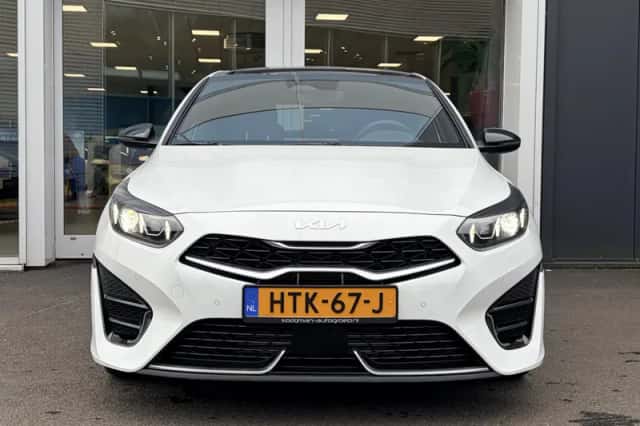 Kia Ceed (2025) thumbnail 3