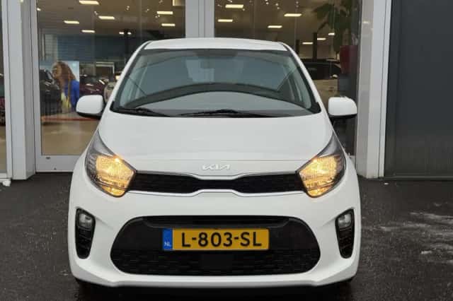 Kia Picanto (2021) thumbnail 2