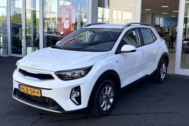 Kia Stonic (2025) thumbnail 3