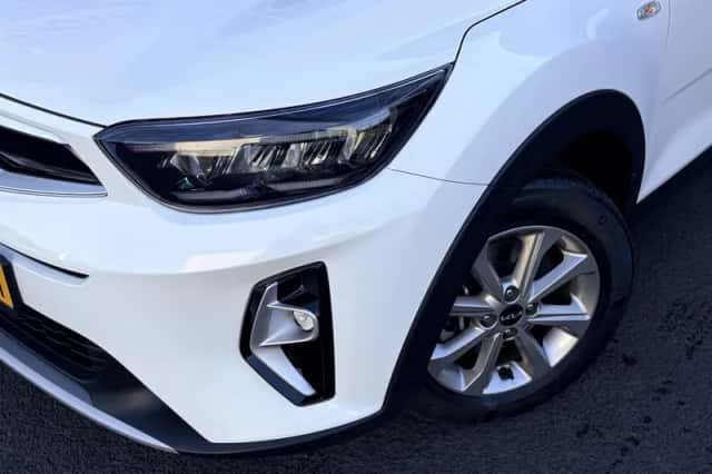 Kia Stonic (2025) thumbnail 4