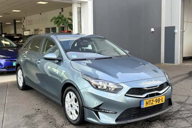 Kia Ceed (2025) thumbnail 2