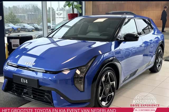 Kia EV4 (2026) thumbnail 1