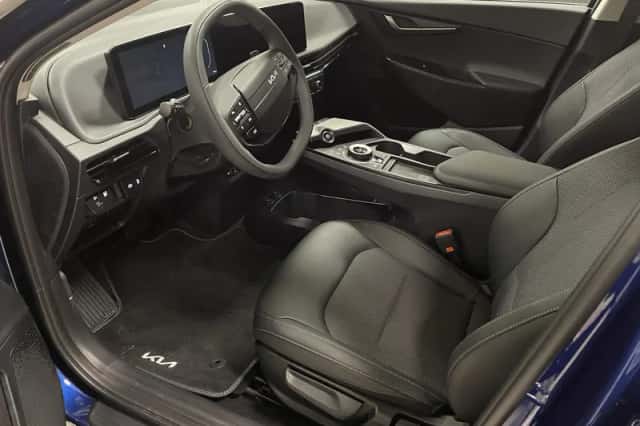 Kia EV6 (2025) thumbnail 5