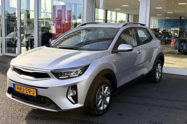 Kia Stonic (2025) thumbnail 4