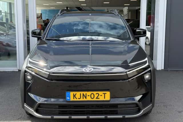 Toyota bZ4X (2026) thumbnail 2