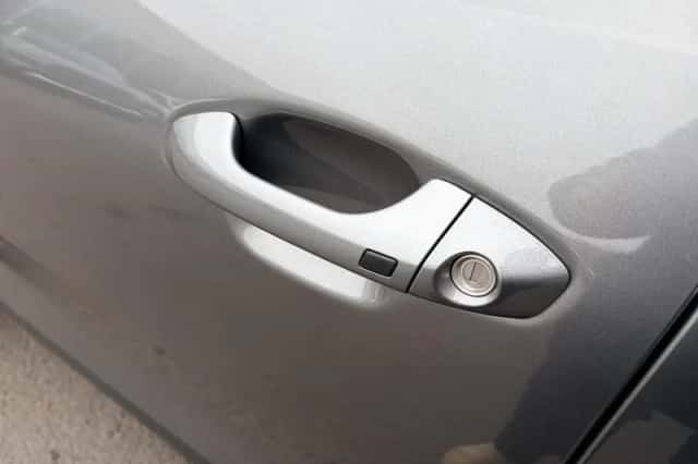Kia Stonic (2025) thumbnail 5