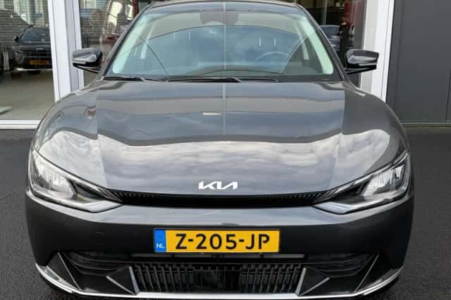 Kia EV6 (2024) thumbnail 2