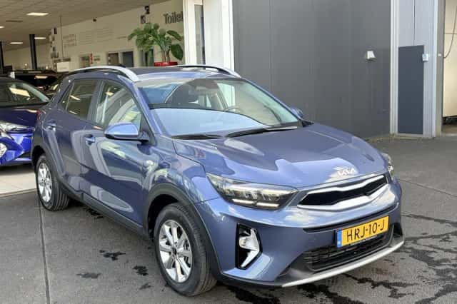 Kia Stonic (2025) thumbnail 2