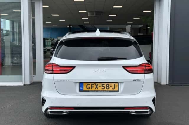 Kia Ceed (2024) thumbnail 4