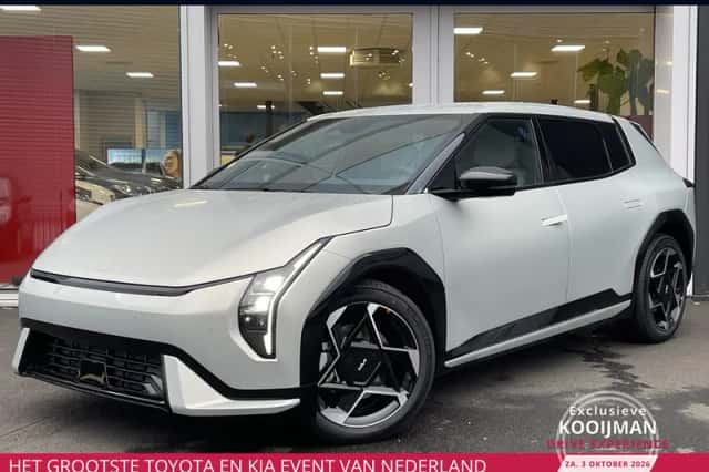 Kia EV4 (2026) thumbnail 1