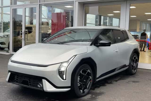 Kia EV4 (2026) thumbnail 3