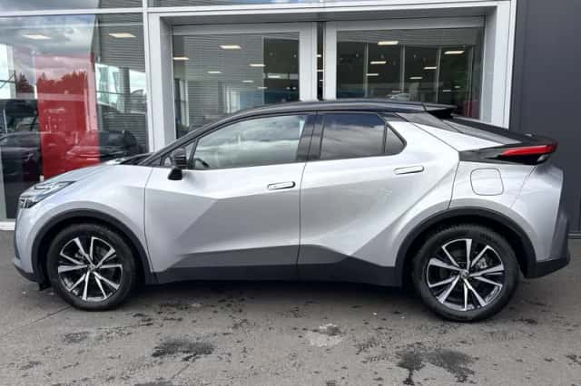 Toyota C-HR (2024) thumbnail 4