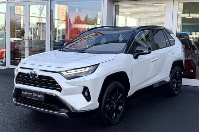 Toyota RAV4 (2025) thumbnail 3