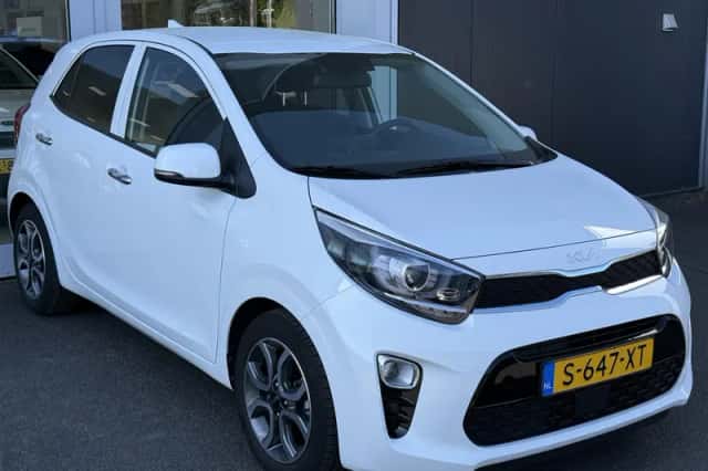 Kia Picanto (2023) thumbnail 2
