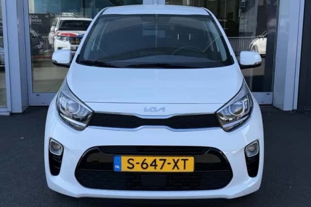 Kia Picanto (2023) thumbnail 3