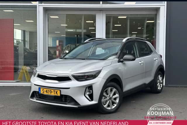 Kia Stonic (2023) thumbnail 1