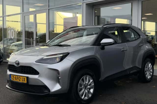 Toyota Yaris Cross (2024) thumbnail 3