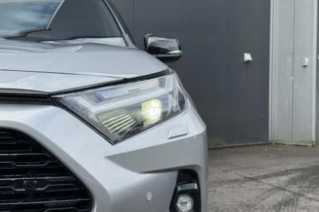 Toyota RAV4 (2024) thumbnail 5