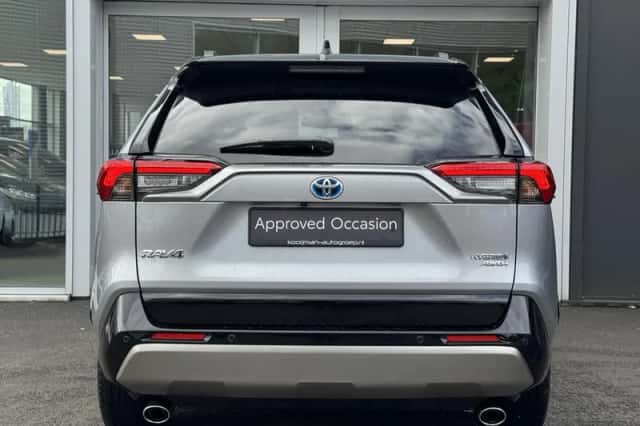 Toyota RAV4 (2024) thumbnail 6