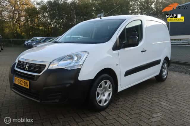 Peugeot Partner (2017) thumbnail 1