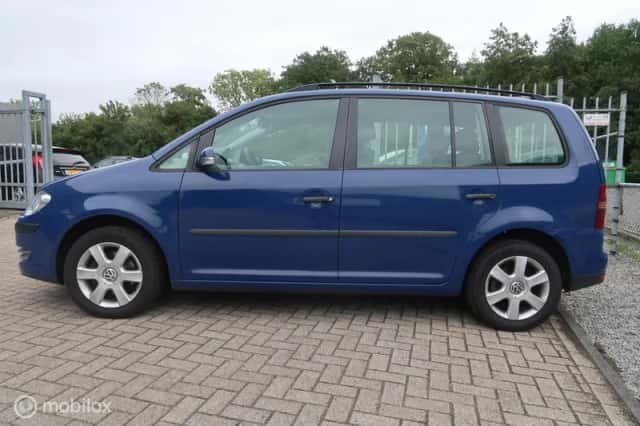 Volkswagen Touran (2007) thumbnail 3