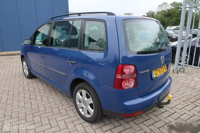 Volkswagen Touran (2007) thumbnail 4