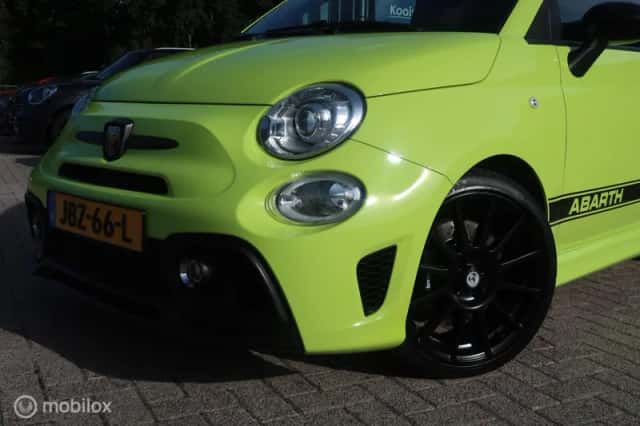 Fiat 500 Abarth (2020) thumbnail 2