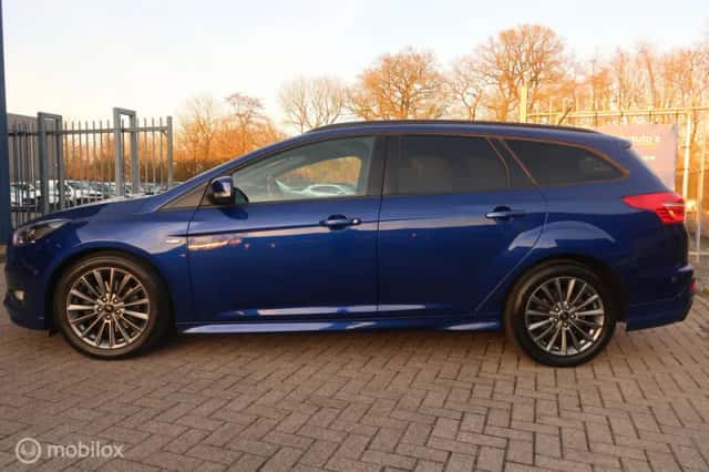 Ford Focus (2018) thumbnail 4