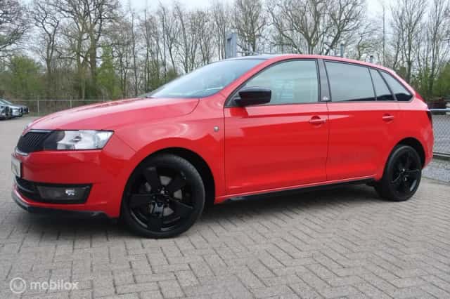 Škoda Rapid (2015) thumbnail 2