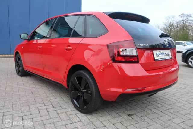Škoda Rapid (2015) thumbnail 5