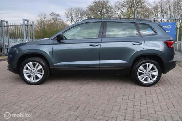 Škoda Karoq (2019) thumbnail 2