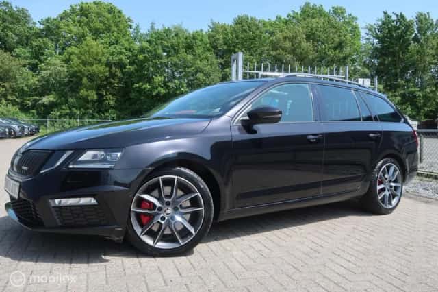 Škoda Octavia (2018) thumbnail 2