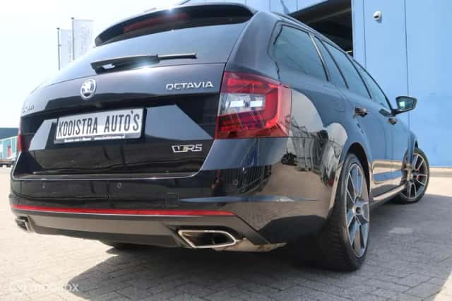 Škoda Octavia (2018) thumbnail 4