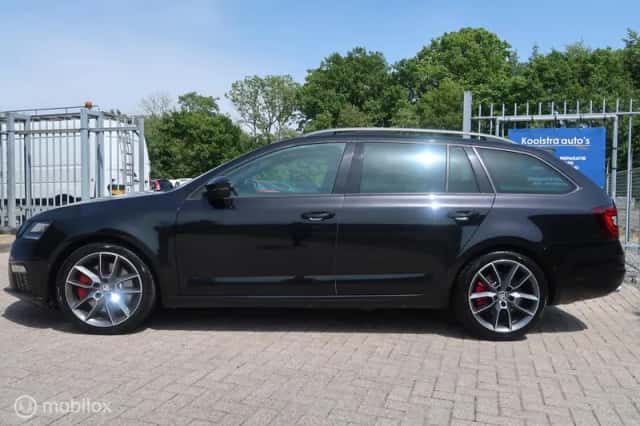 Škoda Octavia (2018) thumbnail 5