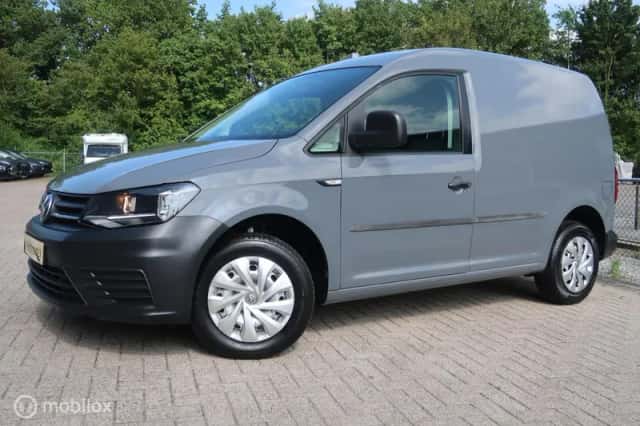 Volkswagen Caddy (2017) thumbnail 2