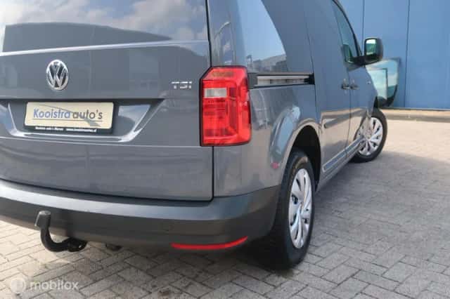 Volkswagen Caddy (2017) thumbnail 3