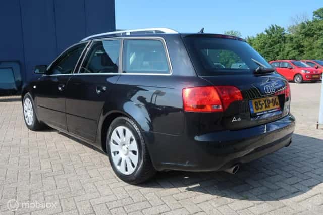 Audi A4 (2007) thumbnail 5