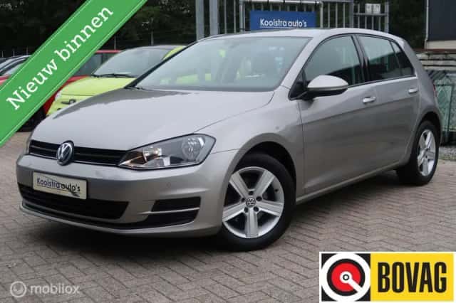 Volkswagen Golf (2012) thumbnail 1
