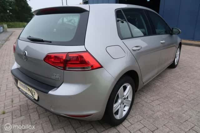 Volkswagen Golf (2012) thumbnail 6