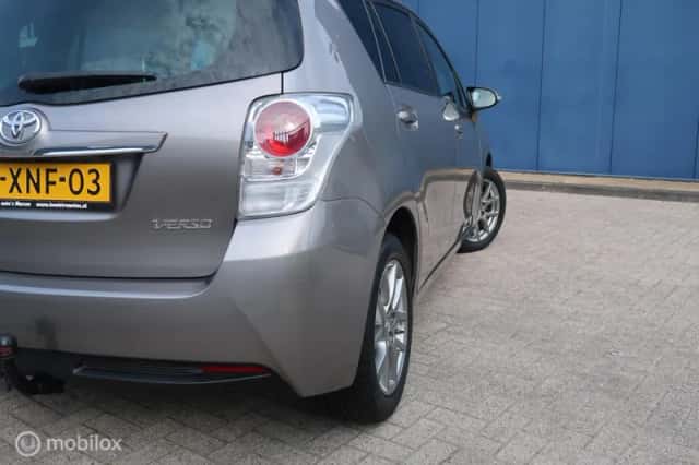 Toyota Verso (2014) thumbnail 3