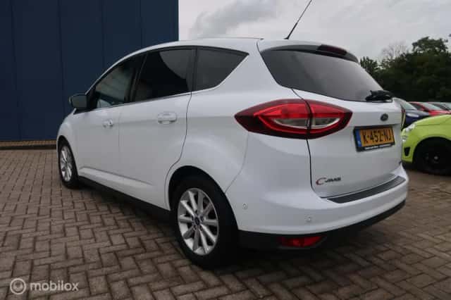 Ford C-Max (2016) thumbnail 5