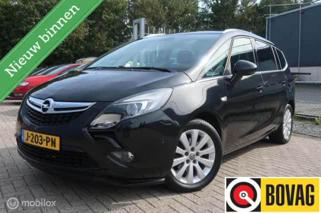 Opel Zafira (2016) thumbnail 1