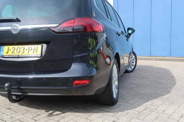 Opel Zafira (2016) thumbnail 3