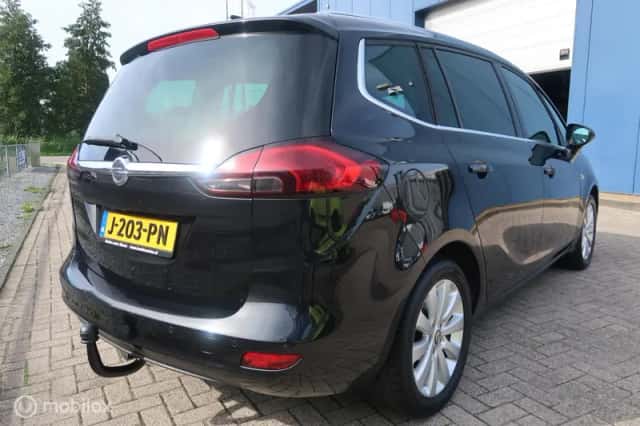 Opel Zafira (2016) thumbnail 6