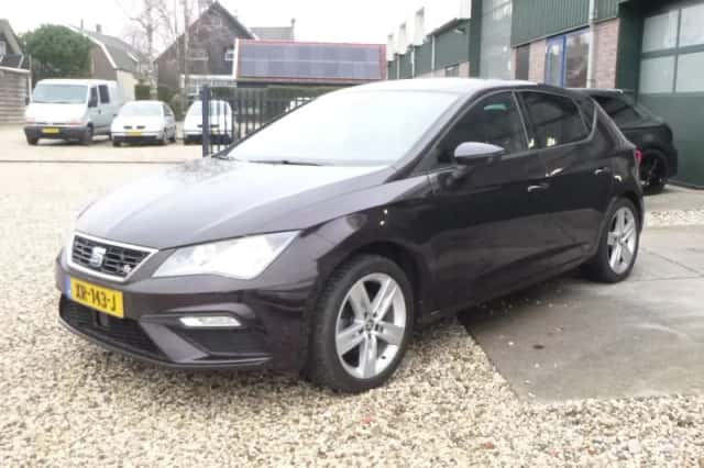SEAT Leon (2019) thumbnail 3