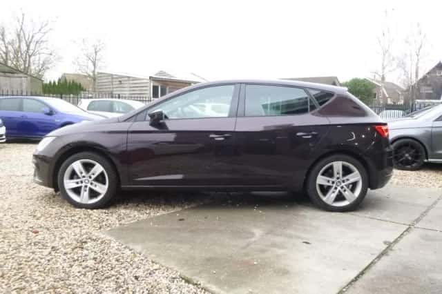 SEAT Leon (2019) thumbnail 4