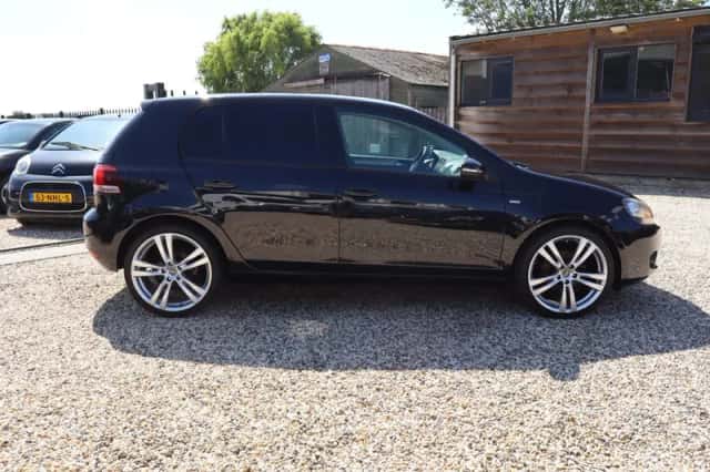 Volkswagen Golf (2012) thumbnail 2